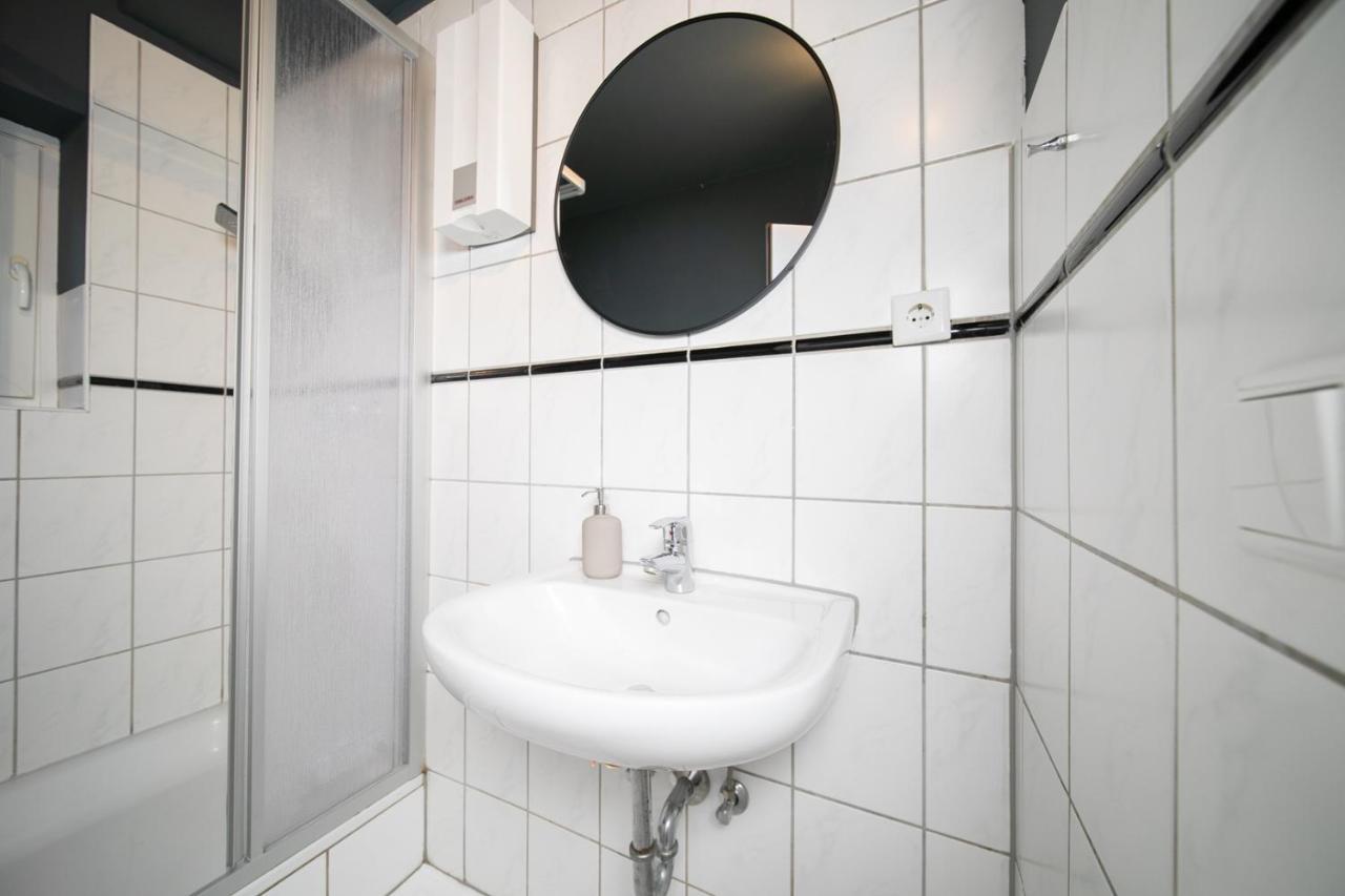 Favorite Stays - Suite And More - Westfeld Нойс Екстер'єр фото